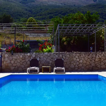 アパート Moulinos Kefalonia